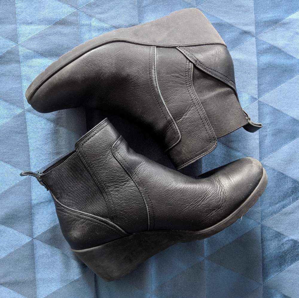 Bass - wedge bootie